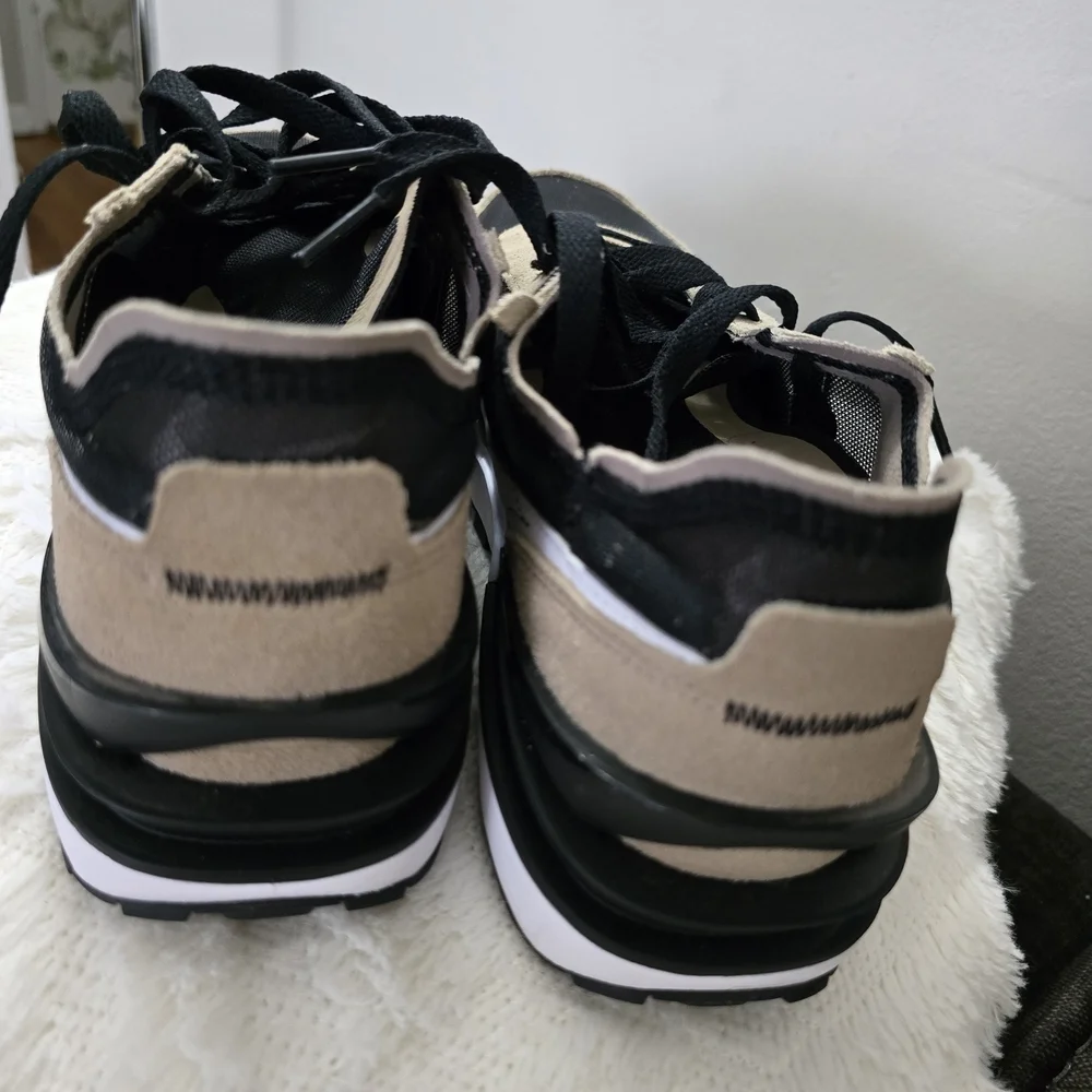 Nike Black and Tan Sneakers with Suede Upper